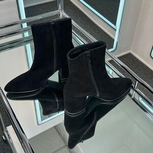 Stuart Weitzman bootie